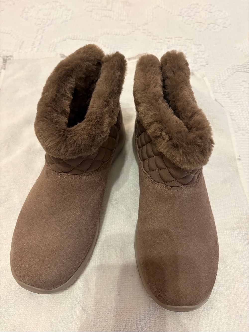 Sketchers Skip-In Women’s Faux Fur Lined Brown Winter Ankle Boots  8M